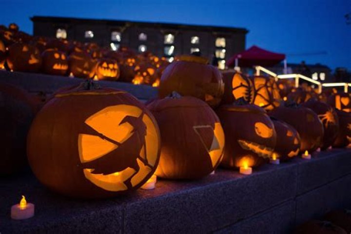 29 Best American Towns for Halloween