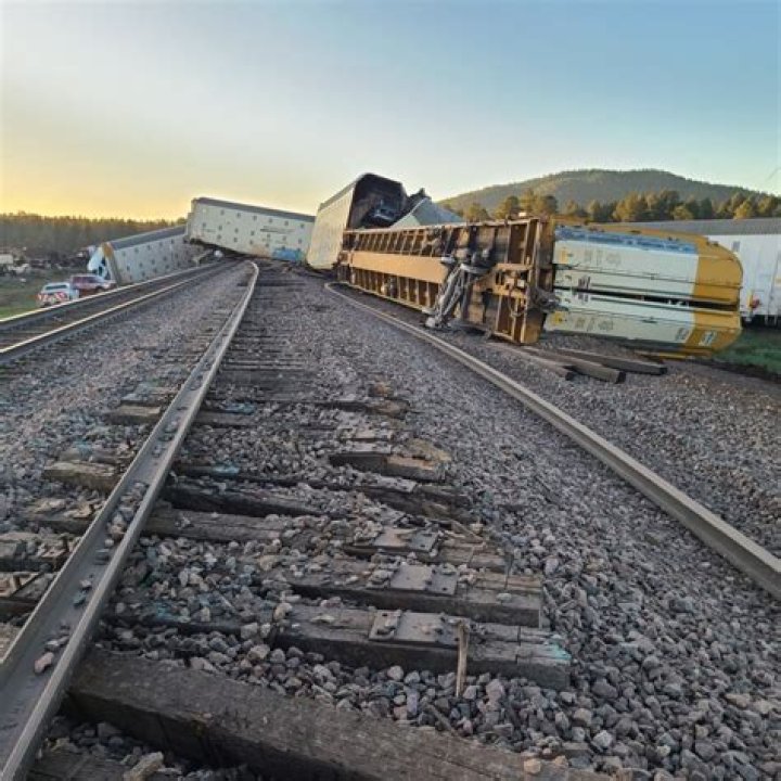 BNSF train derails after grade-crossing collision in Louisiana (updated)