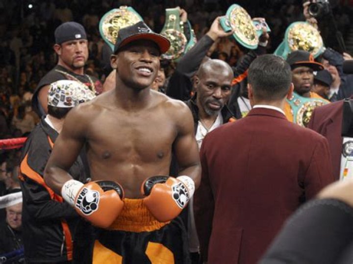 BWAA honors Floyd Mayweather Jr. as Fighter of the Year