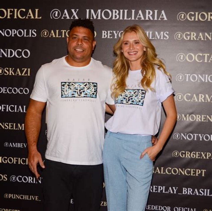 Celina Locks Idade, Namorado, Biografia, wikipedia, Altura, Peso, Família, Marido Fortuna, filhos