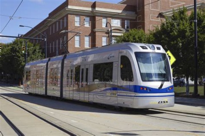 Charlotte opens extended streetcar Gold Line
