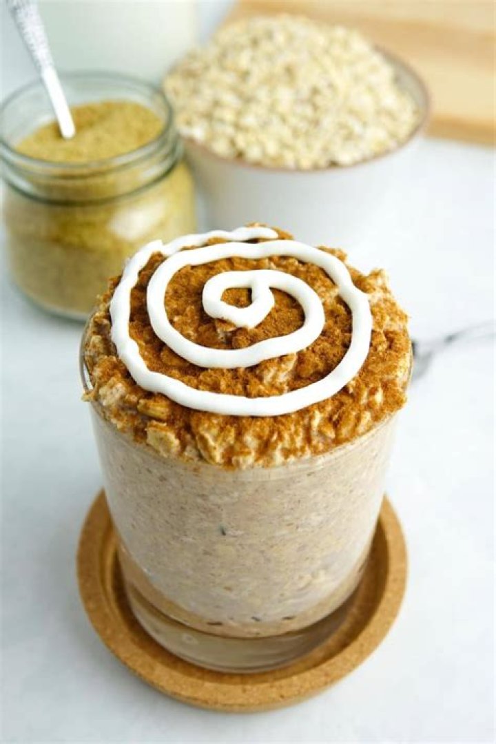 Cinnamon Roll Overnight Oats Meal Prep