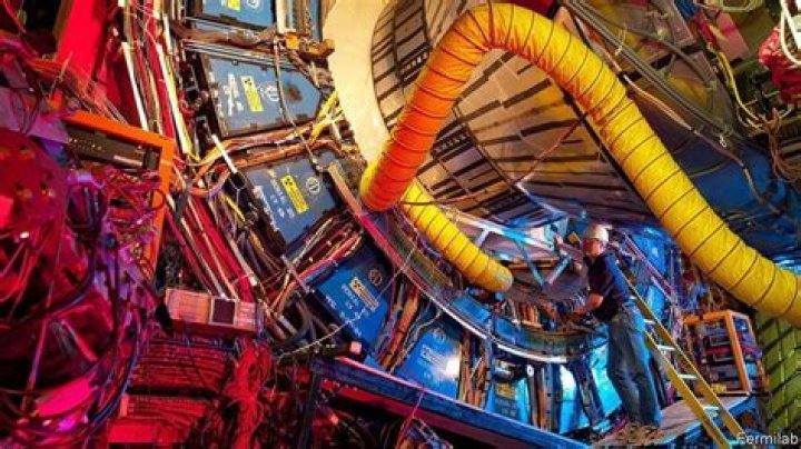 Experiments contradicting the Standard Model are piling up
