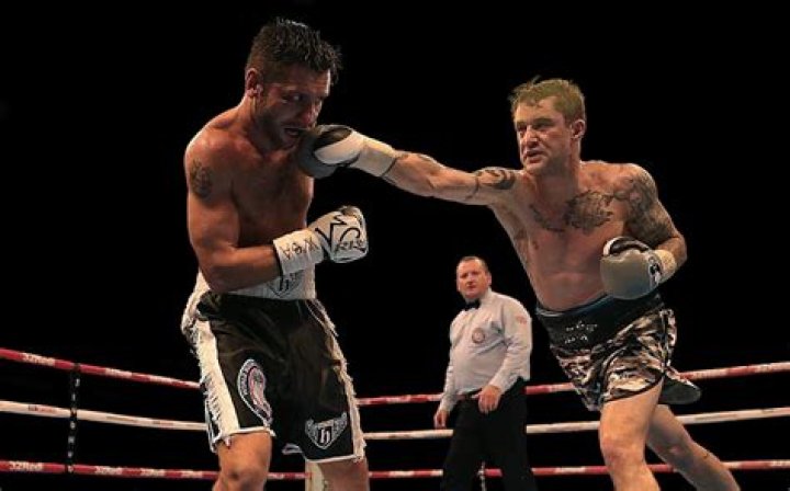 Former three-weight world titleholder Ricky Burns outpoints Emiliano Dominguez over 10 rounds
