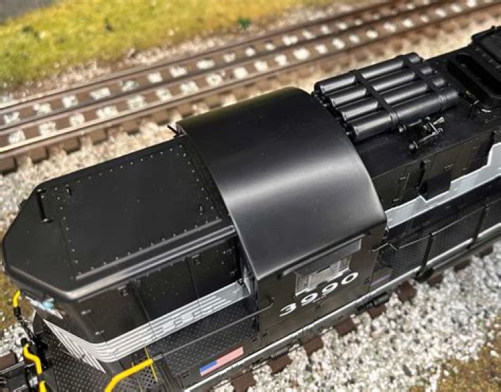Going big: the MTH Premier SD24