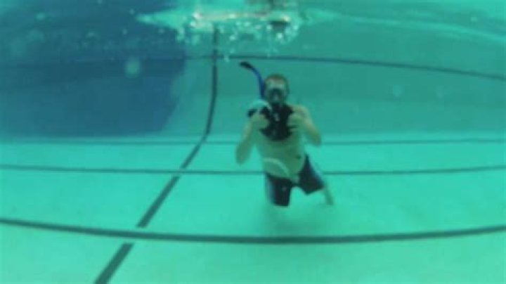 Make an underwater vortex ring generator