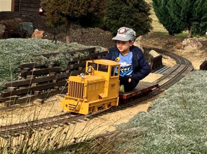 More ideas for kid-friendly garden railroading