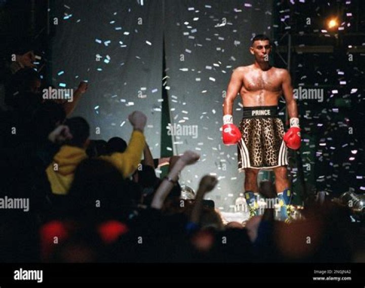 Prince Naseem Hamed awarded Ring Magazine featherweight belt, history in the making