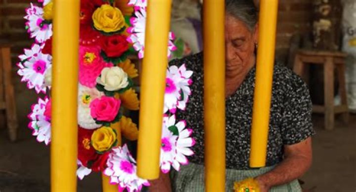 The woman who reinvented Oaxaca beeswax candle making