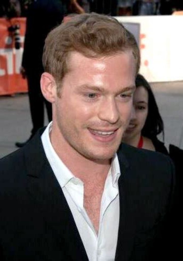 Who is Sam Reid (Actor)? Age, Biography, Net Worth, Height, Siblings